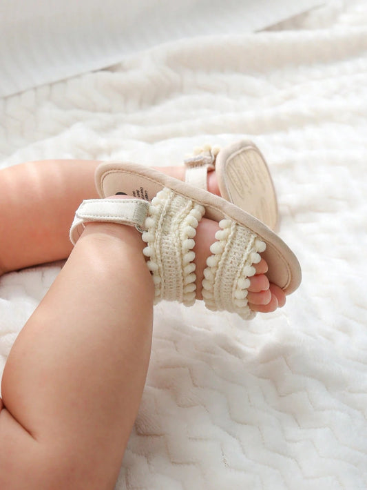 Lightweight open structure shoes for babies