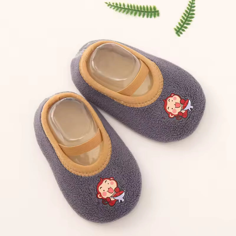 Non-slip socks for newborns