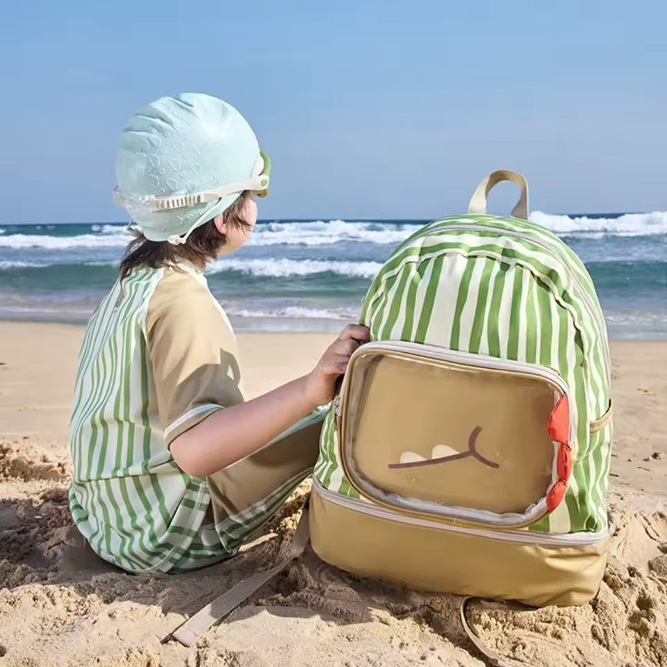 Swimming bag with dry and wet separation